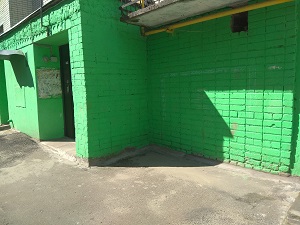 Цементирование примыкания стен около подъездов по Красноармейской 170-б