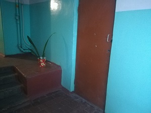 Покраска стен на первом этаже и у лифта в доме по улице Спартаковская 120-а