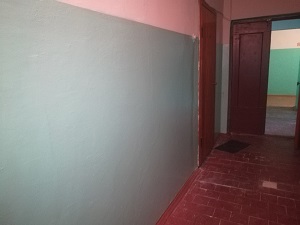Покраска стен на восьмом этаже в левом крыле, в доме по улице Спартаковская 120-а